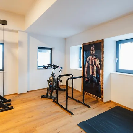 Arvia Living - In Altmuenster, Zentrale Lage, 7 Min Gehweg Zum Traunsee, Balkon, Kueche, Gratis Parkplatz & Wlan Daire *