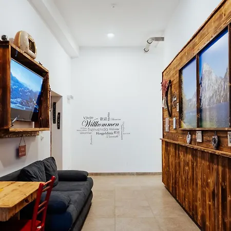 Апартаменты Arvia Living - In Altmuenster, Zentrale Lage, 7 Min Gehweg Zum Traunsee, Kueche, Gratis Parkplatz & Wlan *