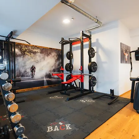 Arvia Living - In Altmuenster, Zentrale Lage, 7 Min Gehweg Zum Traunsee, Balkon, Kueche, Gratis Parkplatz & Wlan Daire *
