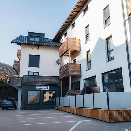 Arvia Living - In Altmuenster, Zentrale Lage, 7 Min Gehweg Zum Traunsee, Kueche, Gratis Parkplatz & Wlan *