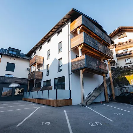 Daire Arvia Living - In Altmuenster, Zentrale Lage, 7 Min Gehweg Zum Traunsee, Balkon, Kueche, Gratis Parkplatz & Wlan