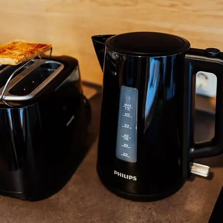 Arvia Living - In Altmuenster, Zentrale Lage, 7 Min Gehweg Zum Traunsee, Kueche, Gratis Parkplatz & Wlan Апартаменты Альтмюнстер