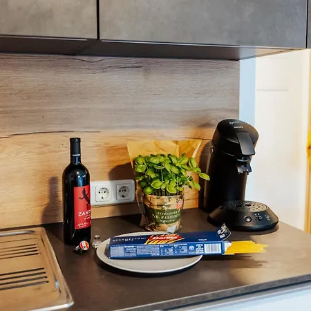 Arvia Living - In Altmuenster, Zentrale Lage, 7 Min Gehweg Zum Traunsee, Kueche, Gratis Parkplatz & Wlan * Альтмюнстер