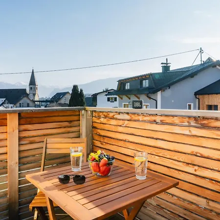 Daire Arvia Living - In Altmuenster, Zentrale Lage, 7 Min Gehweg Zum Traunsee, Balkon, Kueche, Gratis Parkplatz & Wlan Altmünster