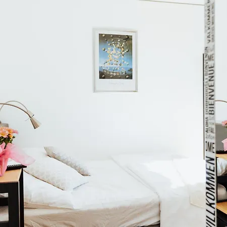 Arvia Living - In Altmuenster, Zentrale Lage, 7 Min Gehweg Zum Traunsee, Kueche, Gratis Parkplatz & Wlan Апартаменты *