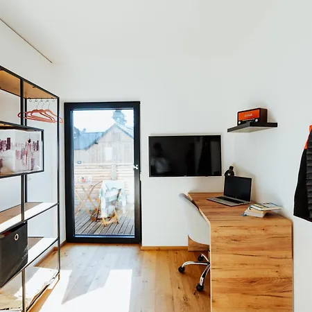 Arvia Living - In Altmuenster, Zentrale Lage, 7 Min Gehweg Zum Traunsee, Kueche, Gratis Parkplatz & Wlan Altmünster