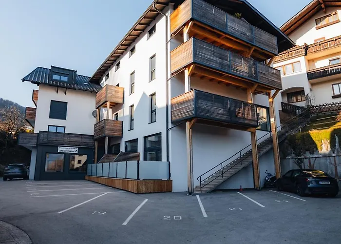 Arvia Living - In Altmuenster, Zentrale Lage, 7 Min Gehweg Zum Traunsee, Kueche, Gratis Parkplatz & Wlan Apartmán