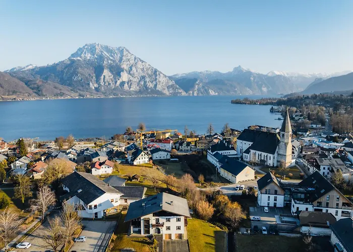 Arvia Living - In Altmuenster, Zentrale Lage, 7 Min Gehweg Zum Traunsee, Kueche, Gratis Parkplatz & Wlan Altmünster