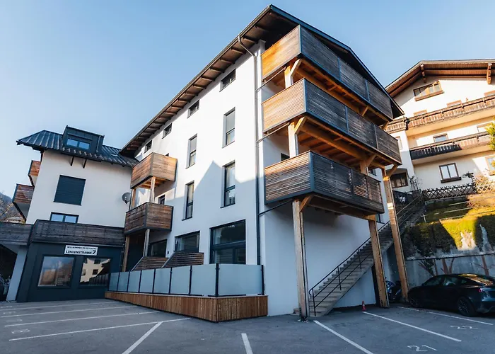 Arvia Living - In Altmuenster, Zentrale Lage, 7 Min Gehweg Zum Traunsee, Kueche, Gratis Parkplatz & Wlan * Altmünster