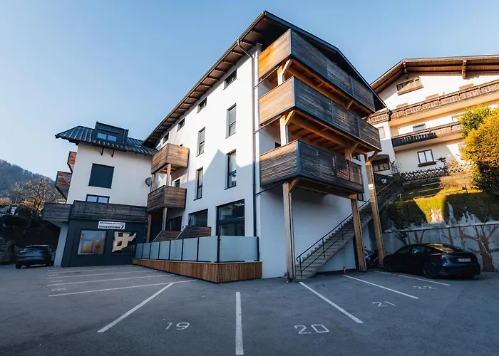 Arvia Living - In Altmuenster, Zentrale Lage, 7 Min Gehweg Zum Traunsee, Kueche, Gratis Parkplatz & Wlan Διαμέρισμα *