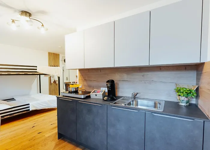 Διαμέρισμα Arvia Living - In Altmuenster, Zentrale Lage, 7 Min Gehweg Zum Traunsee, Kueche, Gratis Parkplatz & Wlan *