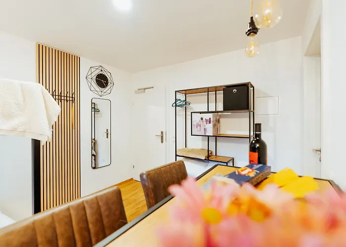 Διαμέρισμα Arvia Living - In Altmuenster, Zentrale Lage, 7 Min Gehweg Zum Traunsee, Kueche, Gratis Parkplatz & Wlan *