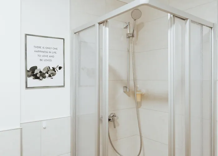 Διαμέρισμα Arvia Living - In Altmuenster, Zentrale Lage, 7 Min Gehweg Zum Traunsee, Kueche, Gratis Parkplatz & Wlan Altmünster