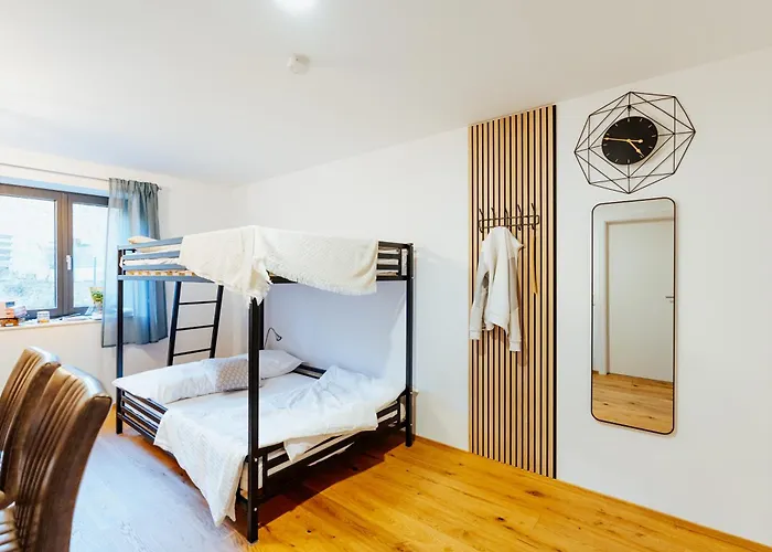 Arvia Living - In Altmuenster, Zentrale Lage, 7 Min Gehweg Zum Traunsee, Kueche, Gratis Parkplatz & Wlan Altmünster