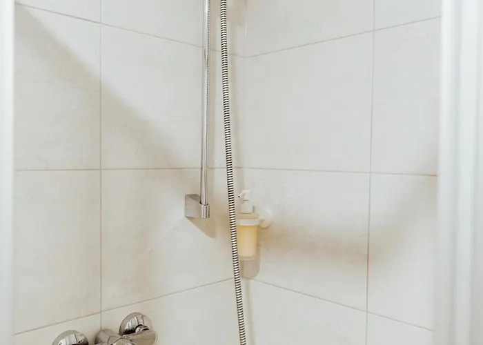 Arvia Living - In Altmuenster, Zentrale Lage, 7 Min Gehweg Zum Traunsee, Kueche, Gratis Parkplatz & Wlan Διαμέρισμα