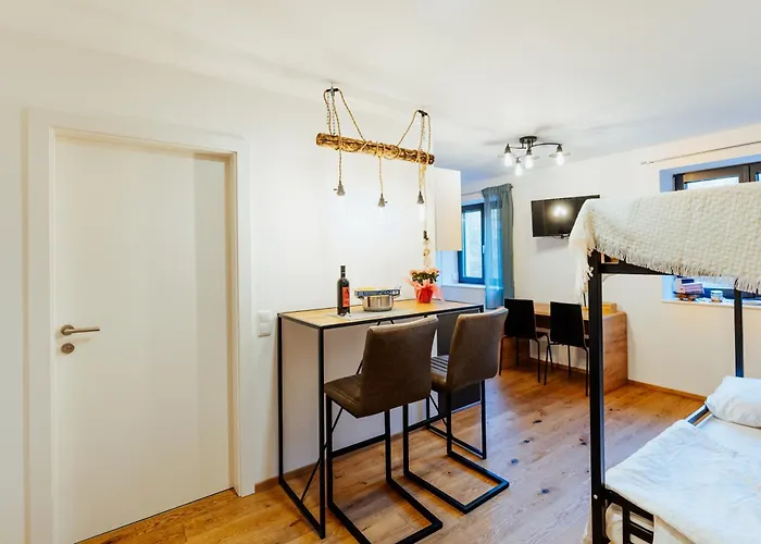 Arvia Living - In Altmuenster, Zentrale Lage, 7 Min Gehweg Zum Traunsee, Kueche, Gratis Parkplatz & Wlan Διαμέρισμα
