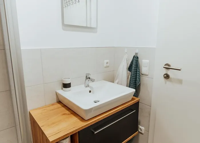 Arvia Living - In Altmuenster, Zentrale Lage, 7 Min Gehweg Zum Traunsee, Kueche, Gratis Parkplatz & Wlan Διαμέρισμα