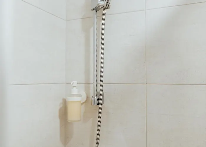 Arvia Living - In Altmuenster, Zentrale Lage, 7 Min Gehweg Zum Traunsee, Kueche, Gratis Parkplatz & Wlan Διαμέρισμα *