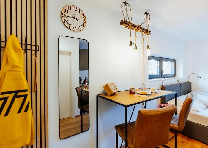 Arvia Living - In Altmuenster, Zentrale Lage, 7 Min Gehweg Zum Traunsee, Kueche, Gratis Parkplatz & Wlan Apartmán *