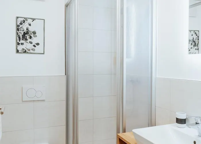 Arvia Living - In Altmuenster, Zentrale Lage, 7 Min Gehweg Zum Traunsee, Kueche, Gratis Parkplatz & Wlan * Altmünster