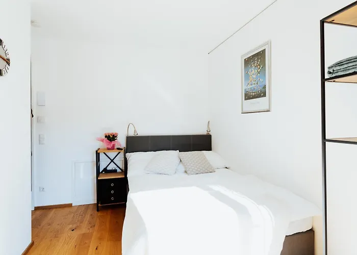 Arvia Living - In Altmuenster, Zentrale Lage, 7 Min Gehweg Zum Traunsee, Kueche, Gratis Parkplatz & Wlan Διαμέρισμα *