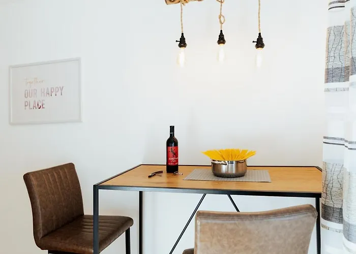 Διαμέρισμα Arvia Living - In Altmuenster, Zentrale Lage, 7 Min Gehweg Zum Traunsee, Kueche, Gratis Parkplatz & Wlan Altmünster