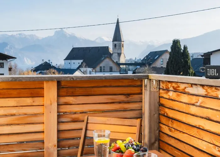 Arvia Living - In Altmuenster, Zentrale Lage, 7 Min Gehweg Zum Traunsee, Kueche, Gratis Parkplatz & Wlan * Altmünster