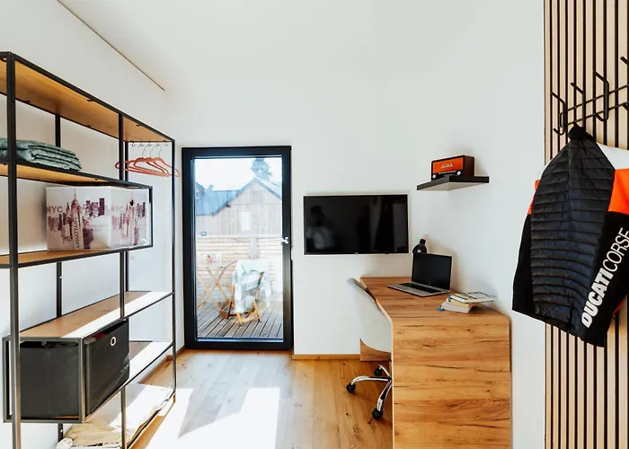 Arvia Living - In Altmuenster, Zentrale Lage, 7 Min Gehweg Zum Traunsee, Kueche, Gratis Parkplatz & Wlan Altmünster