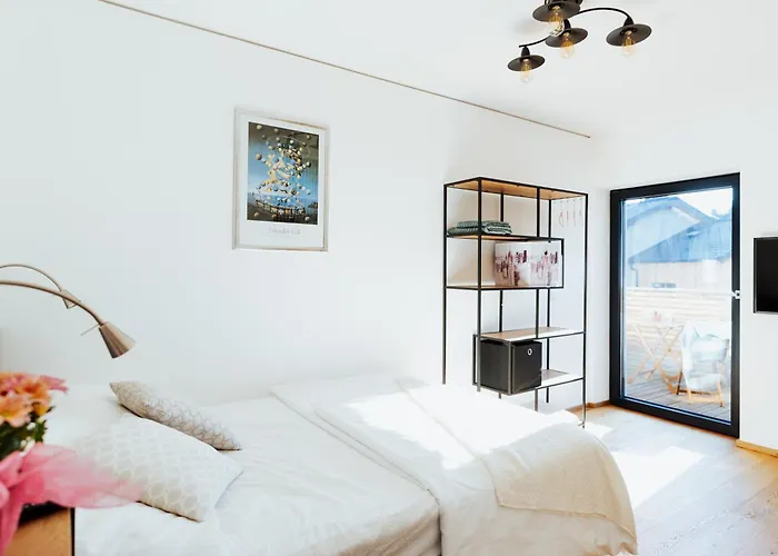 Διαμέρισμα Arvia Living - In Altmuenster, Zentrale Lage, 7 Min Gehweg Zum Traunsee, Kueche, Gratis Parkplatz & Wlan