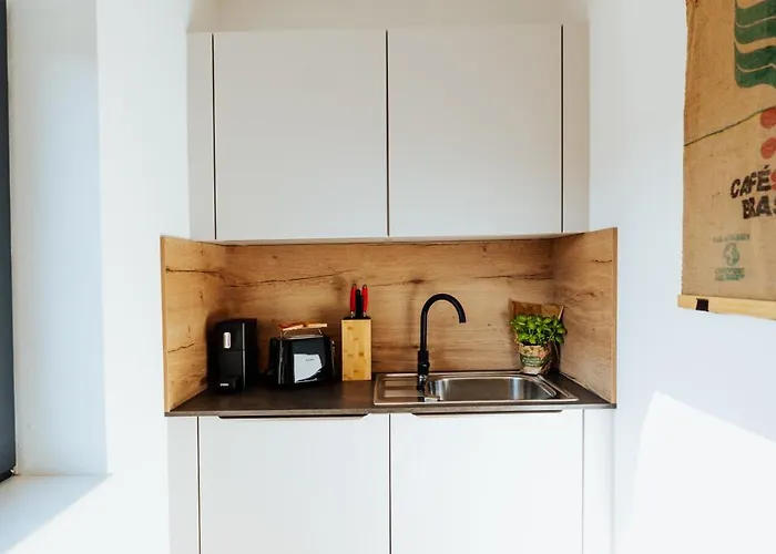 Apartmán Arvia Living - In Altmuenster, Zentrale Lage, 7 Min Gehweg Zum Traunsee, Kueche, Gratis Parkplatz & Wlan Altmünster