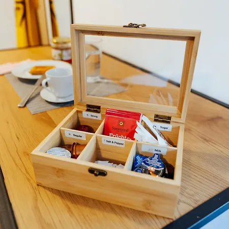 Arvia Living - In Altmuenster, Zentrale Lage, 7 Min Gehweg Zum Traunsee, Kueche, Gratis Parkplatz & Wlan Appartement *