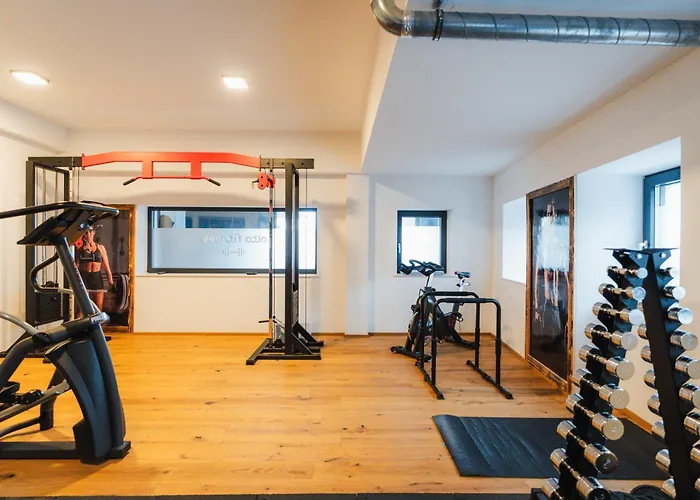 Arvia Living - In Altmuenster, Zentrale Lage, 7 Min Gehweg Zum Traunsee, Kueche, Gratis Parkplatz & Wlan * Altmünster