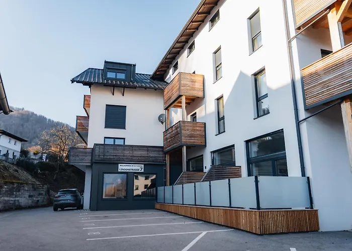 Arvia Living - In Altmuenster, Zentrale Lage, 7 Min Gehweg Zum Traunsee, Kueche, Gratis Parkplatz & Wlan *