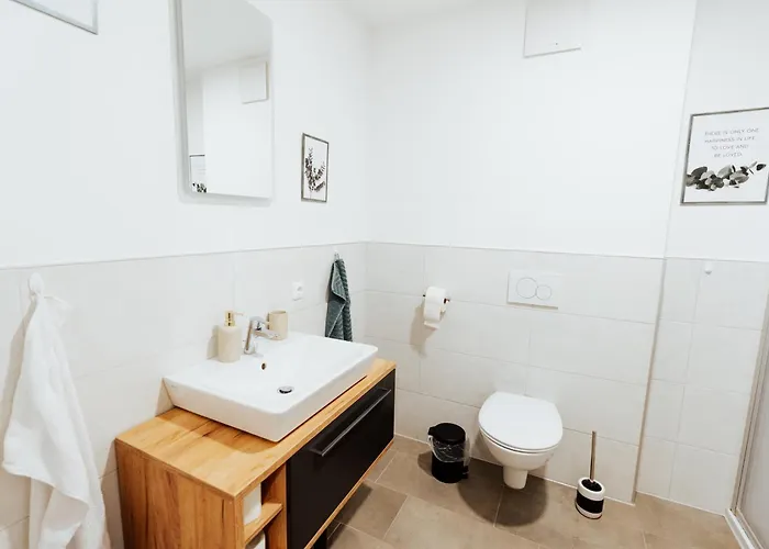 Daire Arvia Living - In Altmuenster, Zentrale Lage, 7 Min Gehweg Zum Traunsee, Kueche, Gratis Parkplatz & Wlan *