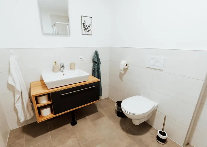 Arvia Living - In Altmuenster, Zentrale Lage, 7 Min Gehweg Zum Traunsee, Kueche, Gratis Parkplatz & Wlan Daire *