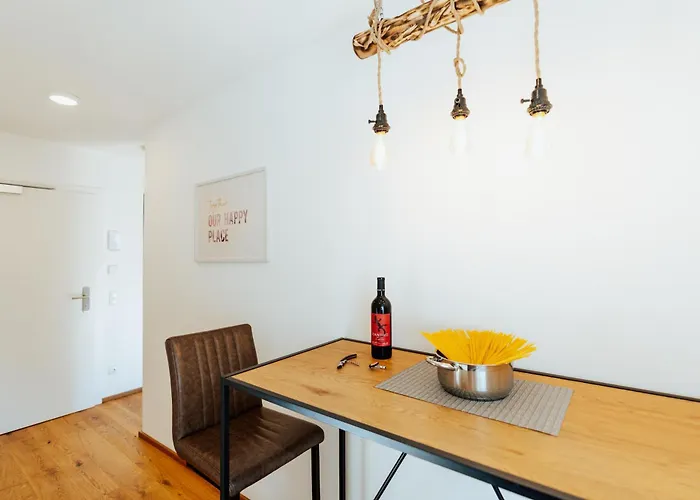 Arvia Living - In Altmuenster, Zentrale Lage, 7 Min Gehweg Zum Traunsee, Kueche, Gratis Parkplatz & Wlan Daire *