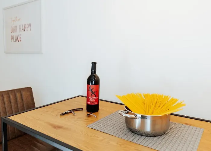 Arvia Living - In Altmuenster, Zentrale Lage, 7 Min Gehweg Zum Traunsee, Kueche, Gratis Parkplatz & Wlan * Altmünster