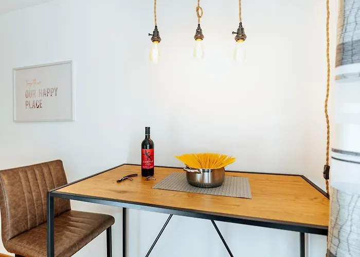 Daire Arvia Living - In Altmuenster, Zentrale Lage, 7 Min Gehweg Zum Traunsee, Kueche, Gratis Parkplatz & Wlan *