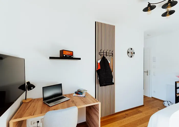 Arvia Living - In Altmuenster, Zentrale Lage, 7 Min Gehweg Zum Traunsee, Kueche, Gratis Parkplatz & Wlan Altmünster