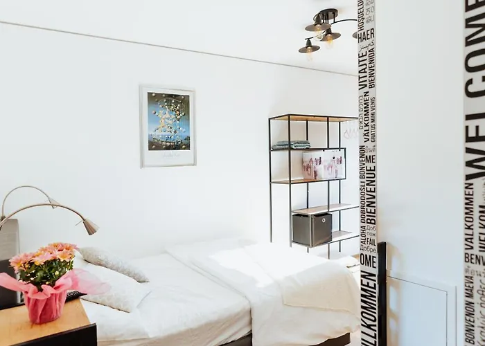 Arvia Living - In Altmuenster, Zentrale Lage, 7 Min Gehweg Zum Traunsee, Kueche, Gratis Parkplatz & Wlan Daire Altmünster