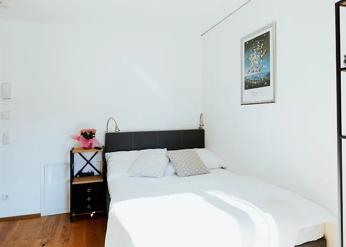 Daire Arvia Living - In Altmuenster, Zentrale Lage, 7 Min Gehweg Zum Traunsee, Kueche, Gratis Parkplatz & Wlan *